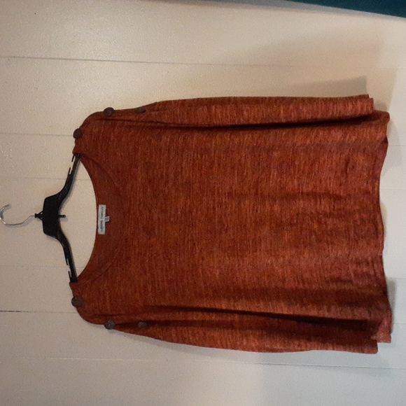 Sweaters - Absolutely Famous long sleeve